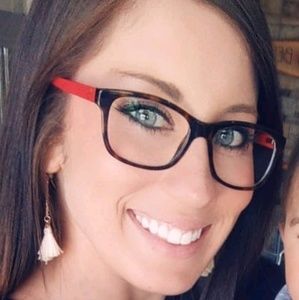 Meet your Posher, Carly